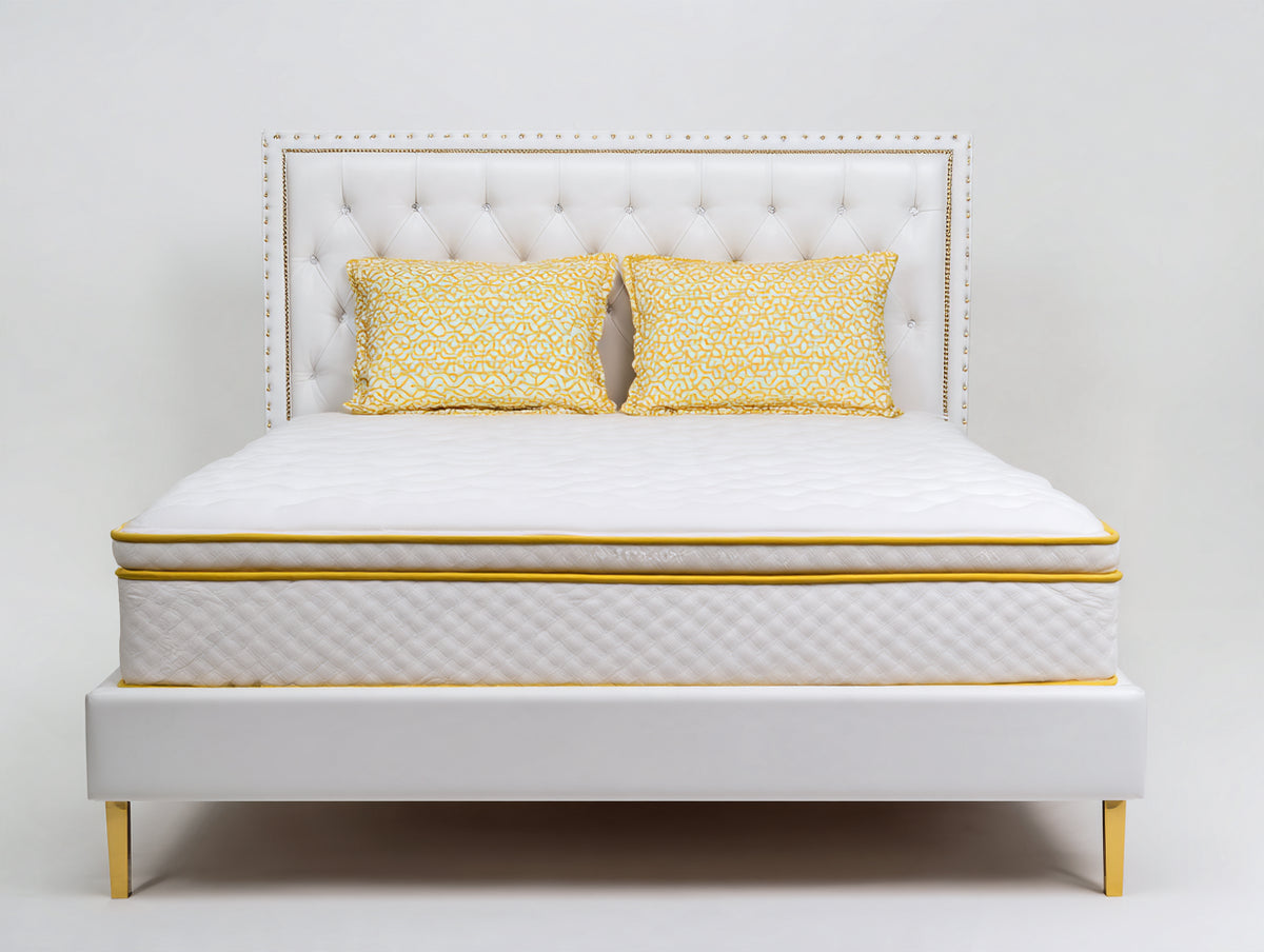 Lit double - similicuir-métal - 215 x 180 x 145 cm - blanc-or - style classique capitonné à clous décoratifs